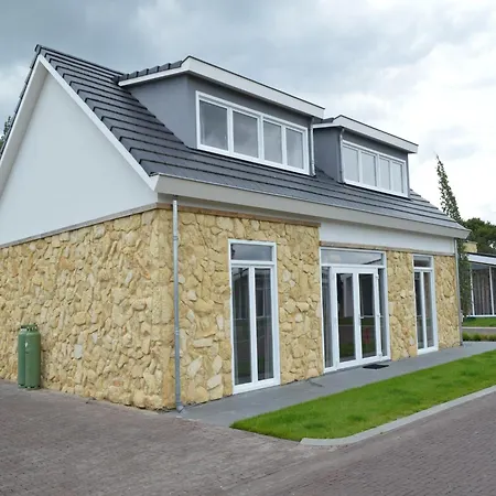 In Maastricht With Terrace بيميلين